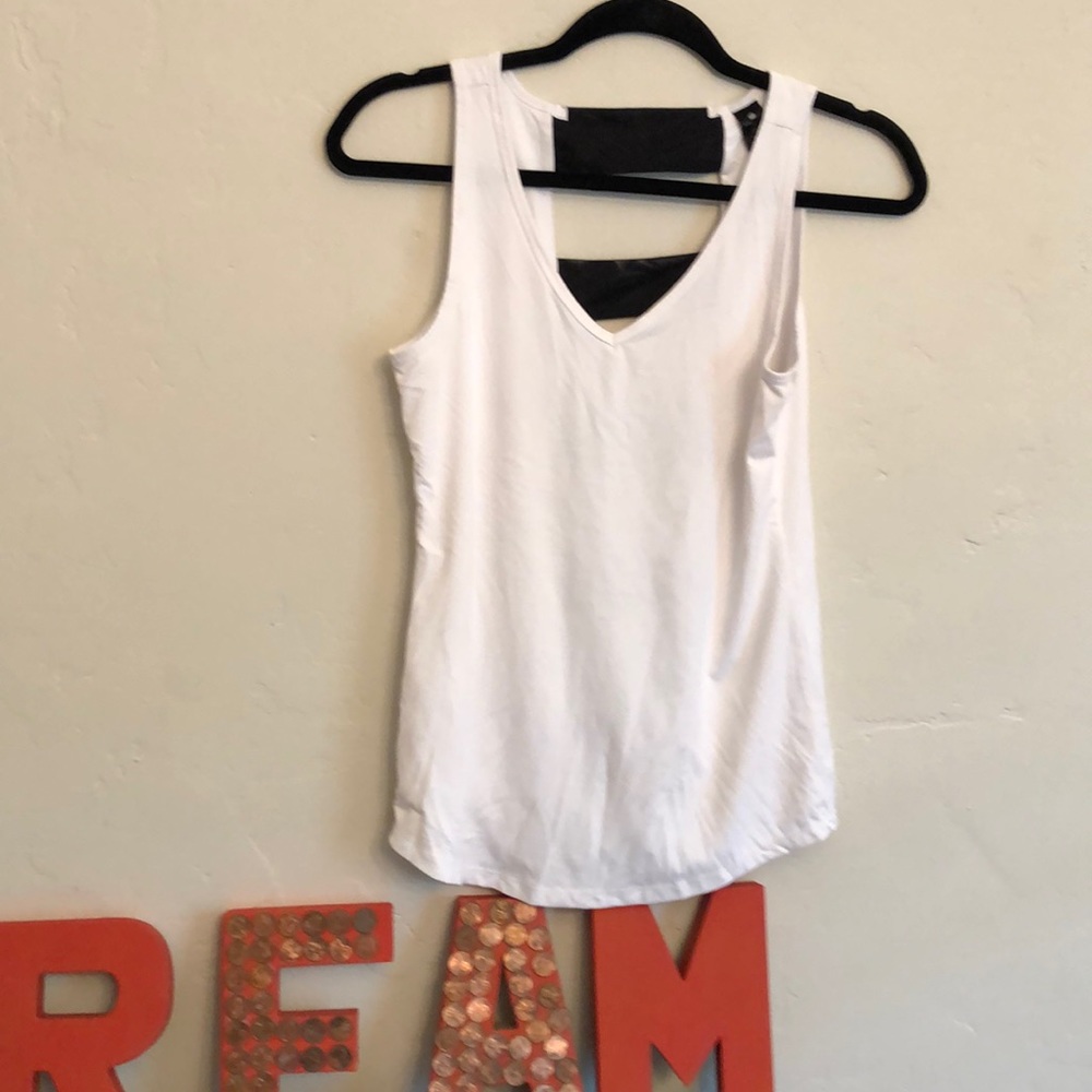 White and black yoga top